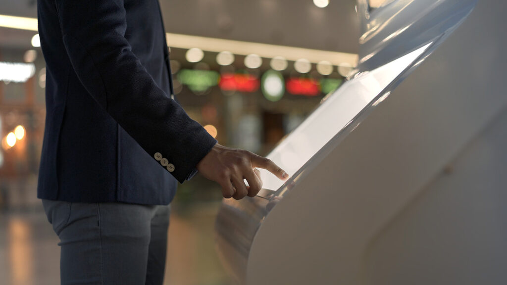 Digital Signage i komunikacja wizualna w hotelach