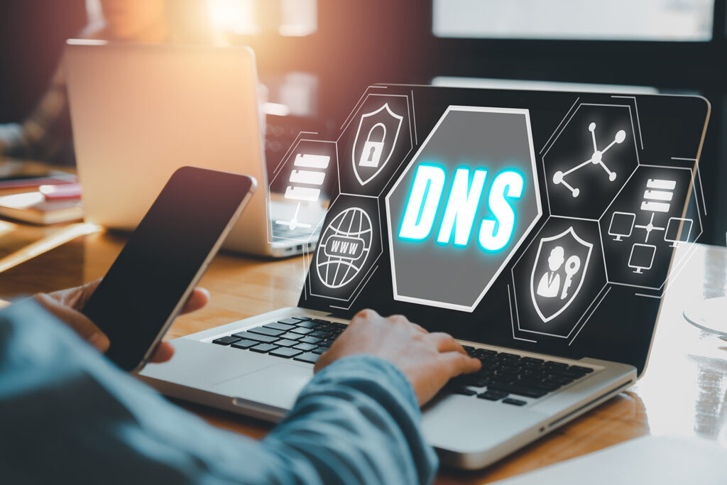 bezpieczeństwo sieci cisco umbrella, ochrona przed phishingiem i malware, cisco umbrella dla firm, rozwiązania bezpieczeństwa cisco, cisco dns security,
jak działa filtracja dns